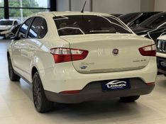 FIAT GRAND SIENA 1.6 MPI ESSENCE 16V AUTOMATIZADO 2015/2016 LEHMEN VEÍCULOS VENÂNCIO AIRES / Carros no Vale