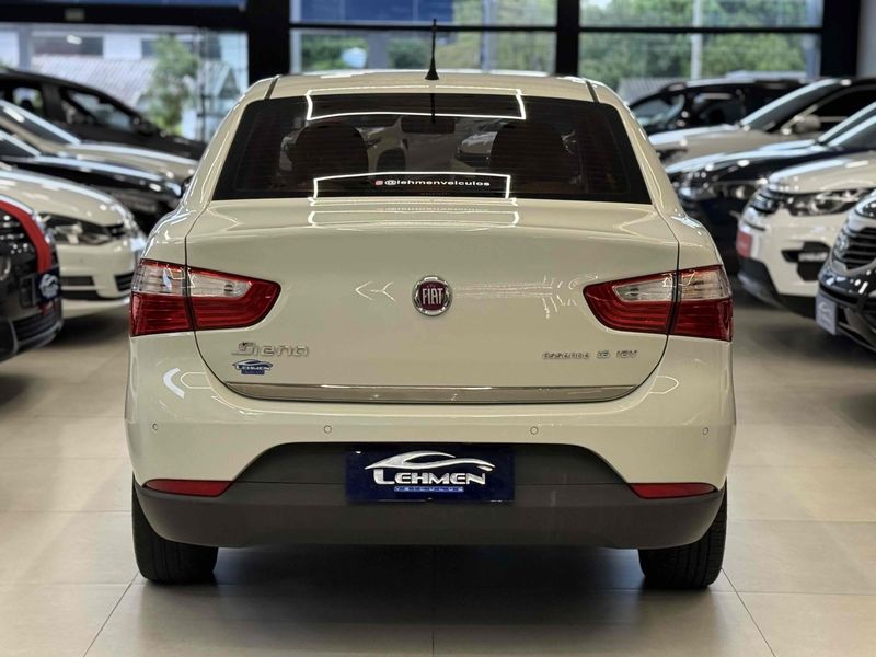FIAT GRAND SIENA 1.6 MPI ESSENCE 16V AUTOMATIZADO 2015/2016 LEHMEN VEÍCULOS VENÂNCIO AIRES / Carros no Vale