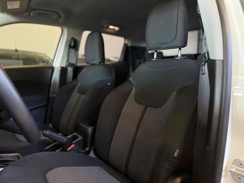 FIAT TORO 1.3 TURBO 270 ENDURANCE AT6 2023/2024 LEHMEN VEÍCULOS VENÂNCIO AIRES / Carros no Vale