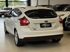 FORD FOCUS 2.0 SE 16V POWERSHIFT 2014/2014 LEHMEN VEÍCULOS VENÂNCIO AIRES / Carros no Vale