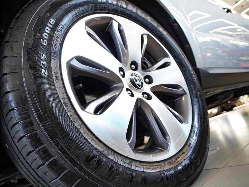 HYUNDAI SANTA FE 2.4 MPI 2WD 16V 2011/2012 LEHMEN VEÍCULOS VENÂNCIO AIRES / Carros no Vale