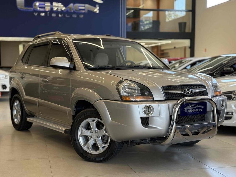 HYUNDAI TUCSON 2.0 MPFI GLS 16V 143CV 2WD 2009/2010 LEHMEN VEÍCULOS VENÂNCIO AIRES / Carros no Vale