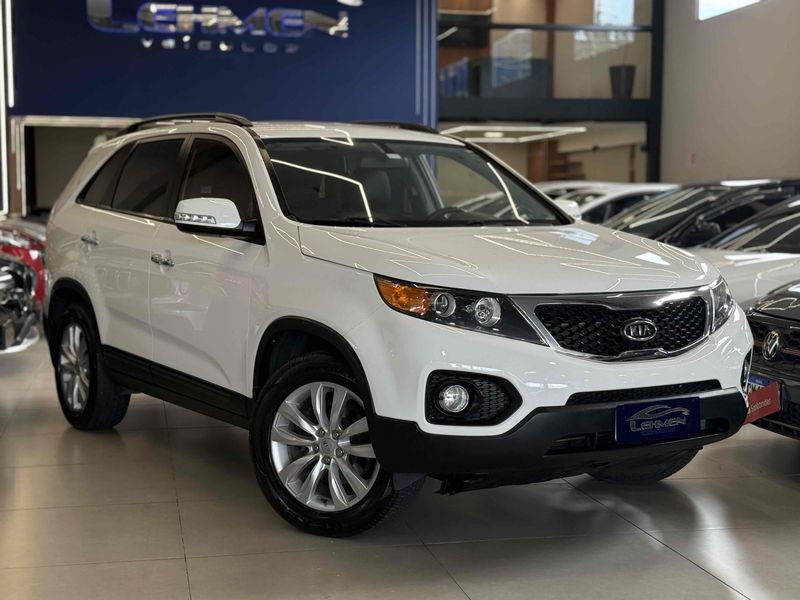 KIA SORENTO 2.4 EX2 4X2 16V 2011/2012 LEHMEN VEÍCULOS VENÂNCIO AIRES / Carros no Vale