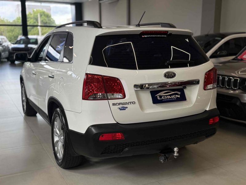 KIA SORENTO 2.4 EX2 4X2 16V 2011/2012 LEHMEN VEÍCULOS VENÂNCIO AIRES / Carros no Vale