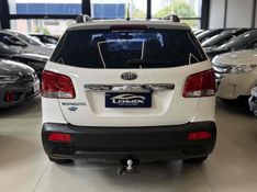 KIA SORENTO 2.4 EX2 4X2 16V 2011/2012 LEHMEN VEÍCULOS VENÂNCIO AIRES / Carros no Vale