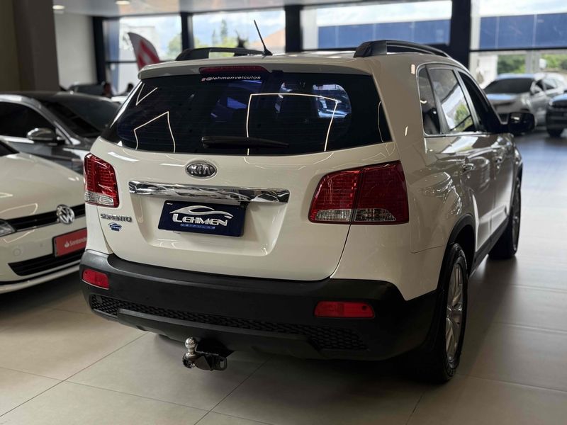 KIA SORENTO 2.4 EX2 4X2 16V 2011/2012 LEHMEN VEÍCULOS VENÂNCIO AIRES / Carros no Vale