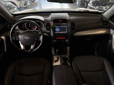 KIA SORENTO 2.4 EX2 4X2 16V 2011/2012 LEHMEN VEÍCULOS VENÂNCIO AIRES / Carros no Vale
