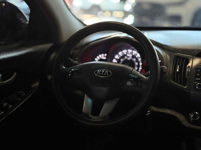 KIA SPORTAGE 2.0 LX 4X2 16V 2013/2014 LEHMEN VEÍCULOS VENÂNCIO AIRES / Carros no Vale