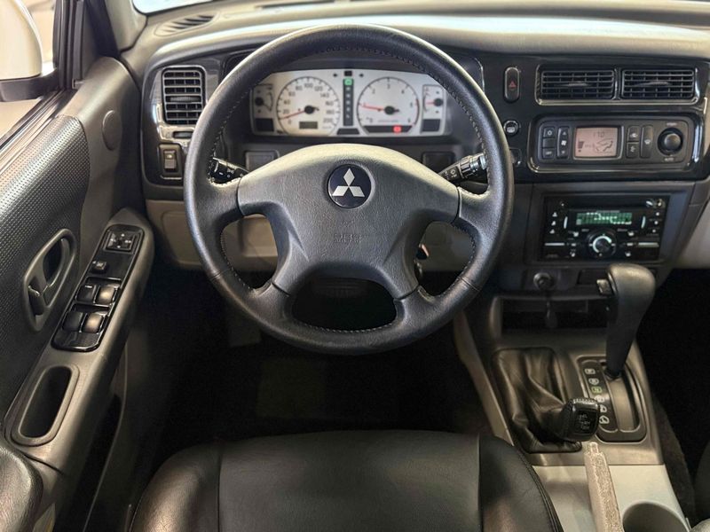 MITSUBISHI PAJERO FULL 2.5 HPE 4X4 V8 24V 2010/2011 LEHMEN VEÍCULOS VENÂNCIO AIRES / Carros no Vale