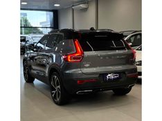 VOLVO XC40 2.0 T5 R-DESIGN AWD GEARTRONIC 2018/2018 LEHMEN VEÍCULOS VENÂNCIO AIRES / Carros no Vale