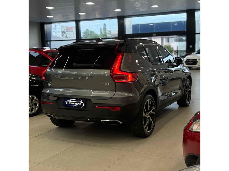 VOLVO XC40 2.0 T5 R-DESIGN AWD GEARTRONIC 2018/2018 LEHMEN VEÍCULOS VENÂNCIO AIRES / Carros no Vale