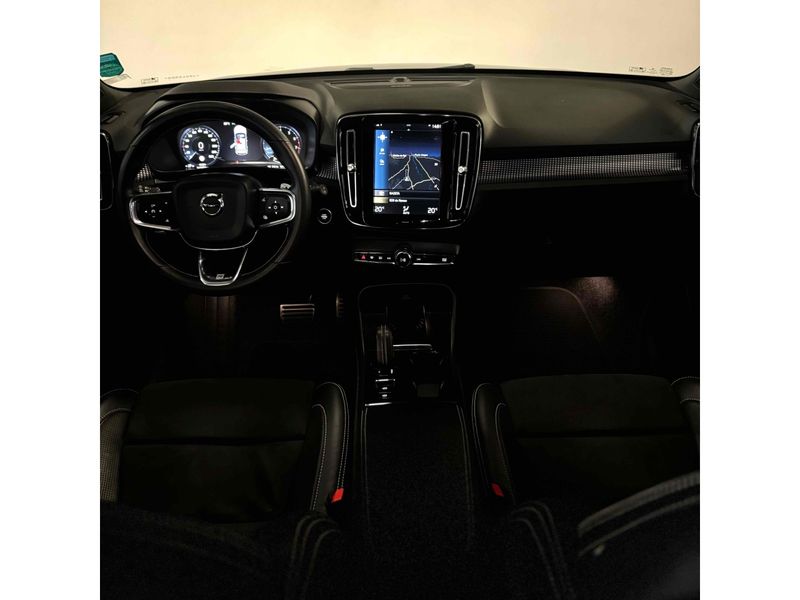 VOLVO XC40 2.0 T5 R-DESIGN AWD GEARTRONIC 2018/2018 LEHMEN VEÍCULOS VENÂNCIO AIRES / Carros no Vale