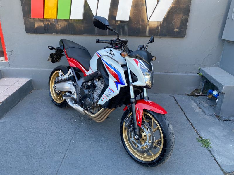 Honda Motos Cb 650f 2014/2015 NECO TOLATI VEÍCULOS VENÂNCIO AIRES / Carros no Vale