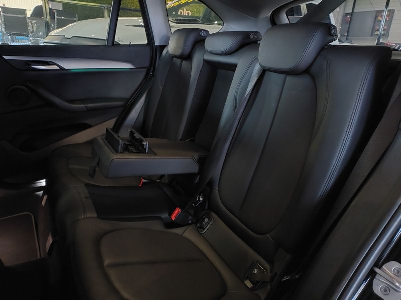 BMW X1 2.0 16V TURBO ACTIVEFLEX SDRIVE20I 4P AUTOMÁTICO 2020/2021 BETIOLO NOVOS E SEMINOVOS LAJEADO / Carros no Vale