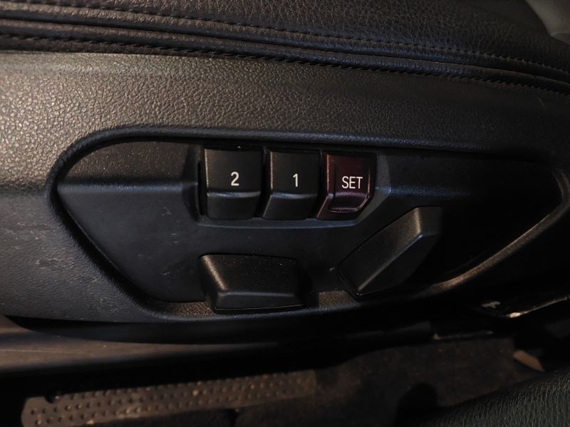 BMW X1 2.0 16V TURBO ACTIVEFLEX SDRIVE20I 4P AUTOMÁTICO 2020/2021 BETIOLO NOVOS E SEMINOVOS LAJEADO / Carros no Vale