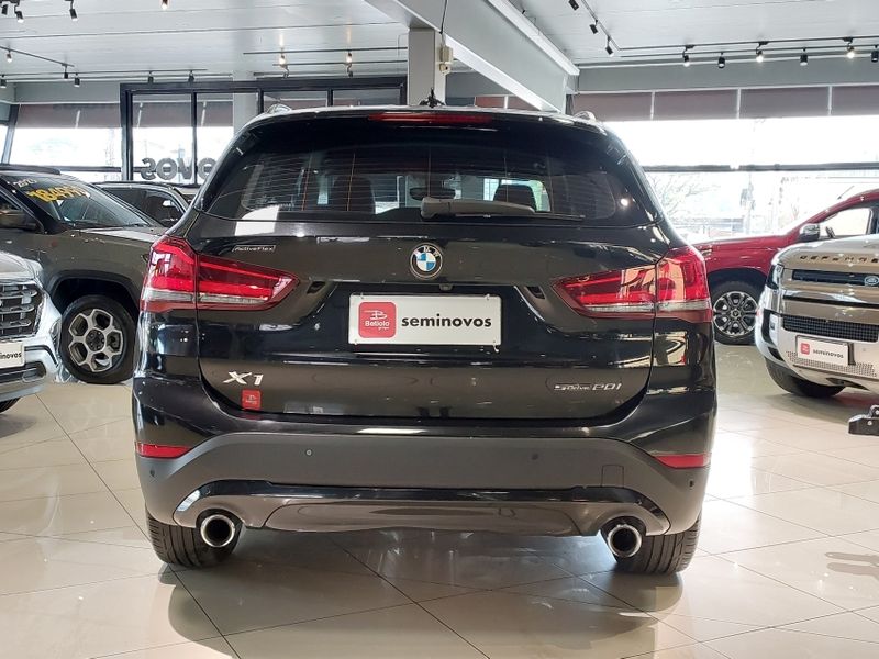 BMW X1 2.0 16V TURBO ACTIVEFLEX SDRIVE20I 4P AUTOMÁTICO 2020/2021 BETIOLO NOVOS E SEMINOVOS LAJEADO / Carros no Vale