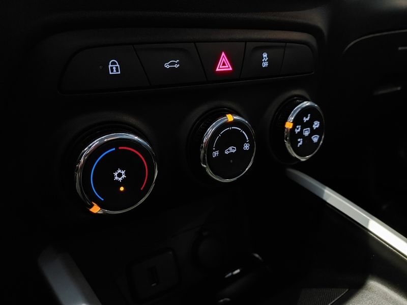 Chevrolet ONIX 1.0 TURBO FLEX PLUS LTZ MANUAL 2021/2022 BETIOLO NOVOS E SEMINOVOS LAJEADO / Carros no Vale