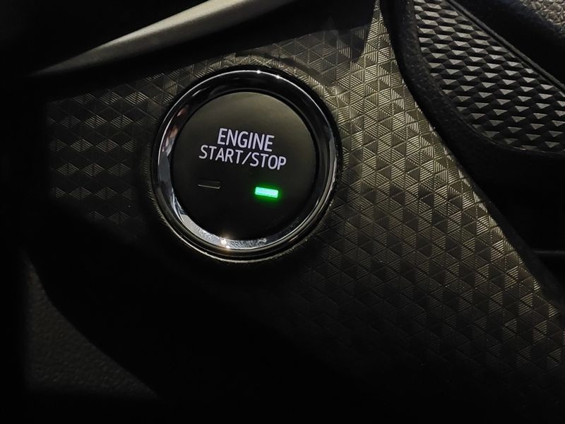 Chevrolet ONIX 1.0 TURBO FLEX PLUS LTZ MANUAL 2021/2022 BETIOLO NOVOS E SEMINOVOS LAJEADO / Carros no Vale