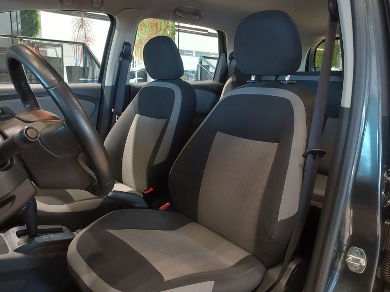 Chevrolet SPIN 1.8 ADVANTAGE 8V FLEX 4P AUTOMÁTICO 2017/2018 BETIOLO NOVOS E SEMINOVOS LAJEADO / Carros no Vale