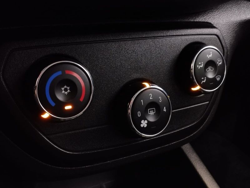 Chevrolet SPIN 1.8 LTZ 8V FLEX 4P MANUAL 2018/2019 BETIOLO NOVOS E SEMINOVOS LAJEADO / Carros no Vale