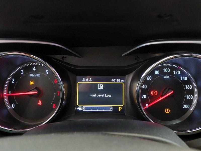 Chevrolet TRACKER 1.2 TURBO FLEX PREMIER AUTOMÁTICO 2023/2024 BETIOLO NOVOS E SEMINOVOS LAJEADO / Carros no Vale