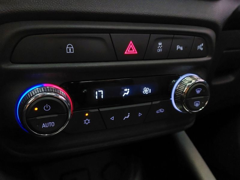 Chevrolet TRACKER 1.2 TURBO FLEX PREMIER AUTOMÁTICO 2023/2024 BETIOLO NOVOS E SEMINOVOS LAJEADO / Carros no Vale