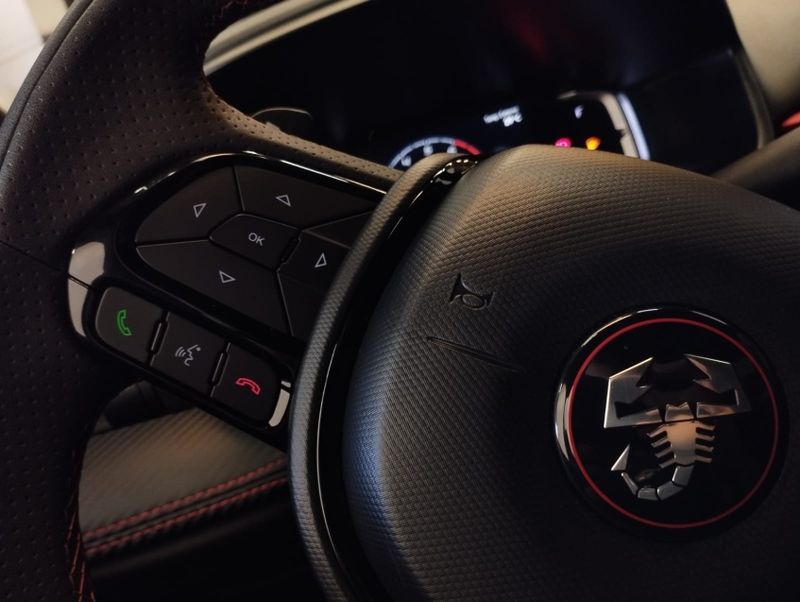 Fiat FASTBACK 1.3 TURBO 270 FLEX ABARTH AT6 2024/2025 BETIOLO NOVOS E SEMINOVOS LAJEADO / Carros no Vale Fiat FASTBACK 1.3 TURBO 270 FLEX ABARTH AT6 2024/2025 BETIOLO NOVOS E SEMINOVOS LAJEADO / Carros no Vale