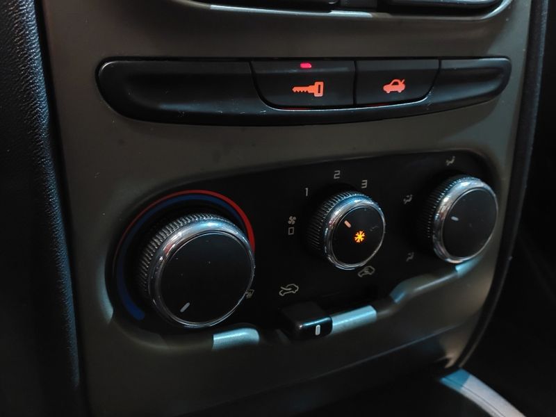 Fiat IDEA 1.8 MPI ADVENTURE 16V FLEX 4P AUTOMATIZADO 2016/2016 BETIOLO NOVOS E SEMINOVOS LAJEADO / Carros no Vale