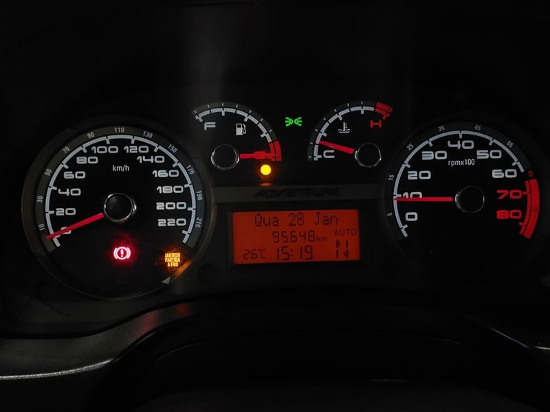 Fiat IDEA 1.8 MPI ADVENTURE 16V FLEX 4P AUTOMATIZADO 2016/2016 BETIOLO NOVOS E SEMINOVOS LAJEADO / Carros no Vale