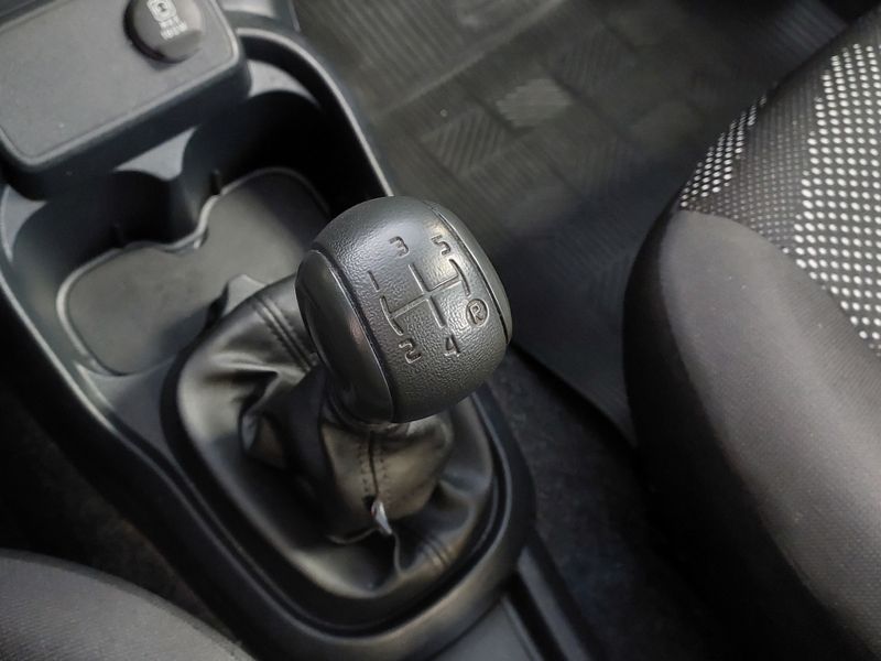 Fiat MOBI 1.0 EVO FLEX LIKE MANUAL 2022/2022 BETIOLO NOVOS E SEMINOVOS LAJEADO / Carros no Vale