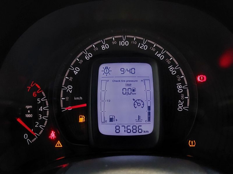 Fiat MOBI 1.0 EVO FLEX LIKE MANUAL 2023/2024 BETIOLO NOVOS E SEMINOVOS LAJEADO / Carros no Vale