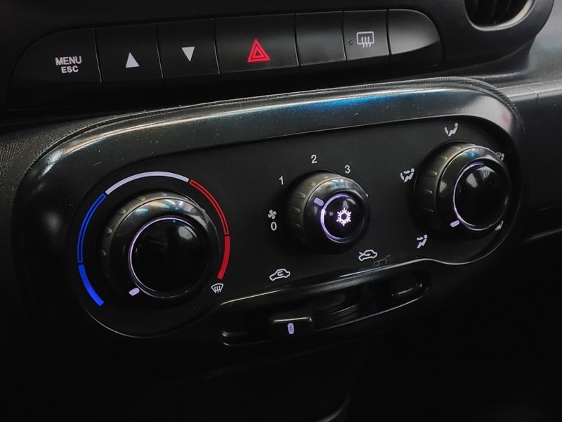 Fiat MOBI 1.0 EVO FLEX LIKE MANUAL 2023/2024 BETIOLO NOVOS E SEMINOVOS LAJEADO / Carros no Vale