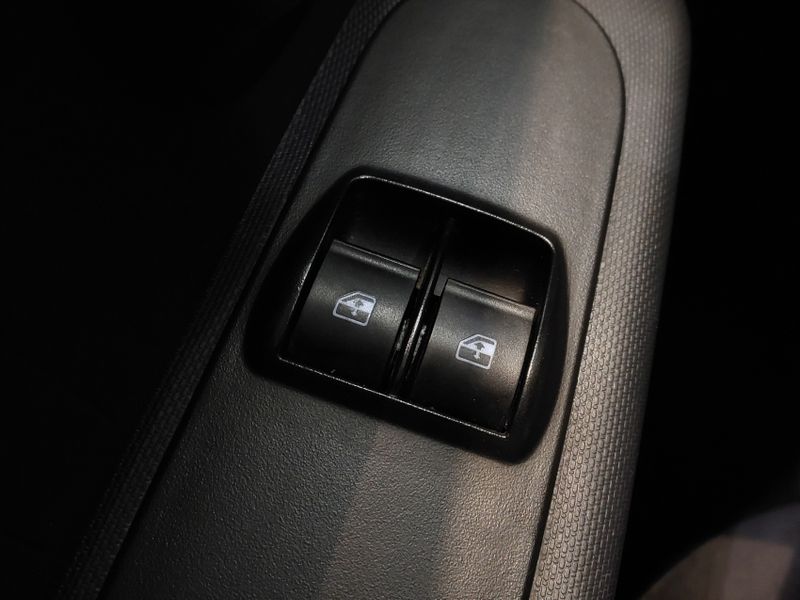 Fiat MOBI 1.0 EVO FLEX LIKE MANUAL 2022/2023 BETIOLO NOVOS E SEMINOVOS LAJEADO / Carros no Vale