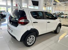 Fiat MOBI 1.0 EVO FLEX LIKE MANUAL 2022/2023 BETIOLO NOVOS E SEMINOVOS LAJEADO / Carros no Vale