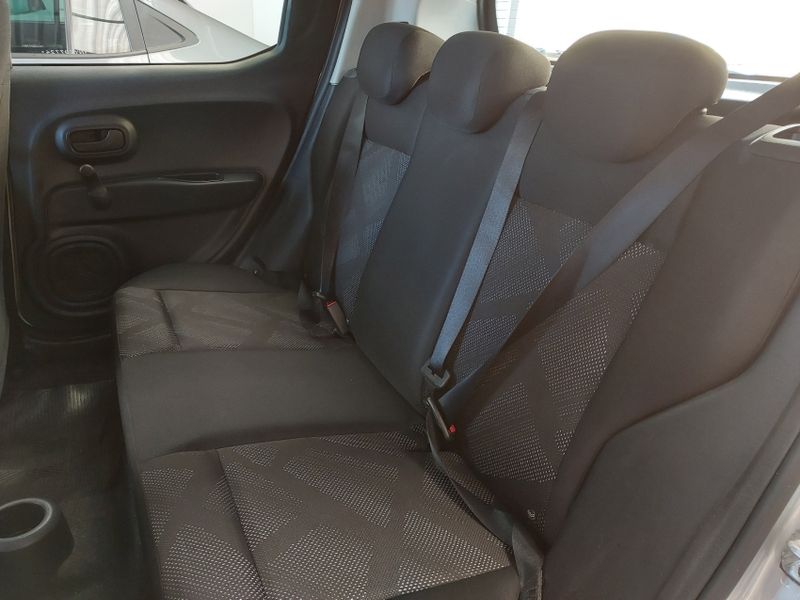 Fiat MOBI 1.0 EVO FLEX LIKE MANUAL 2022/2022 BETIOLO NOVOS E SEMINOVOS LAJEADO / Carros no Vale