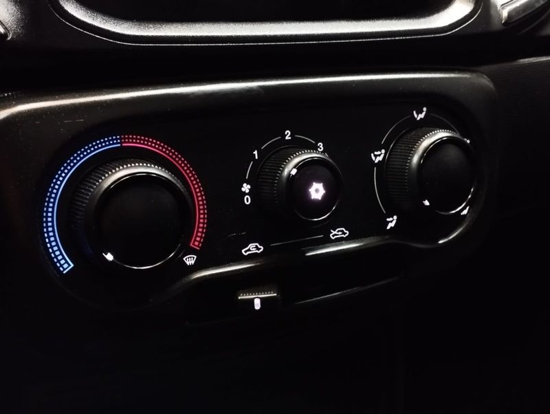 Fiat STRADA 1.4 FIRE FLEX ENDURANCE CS MANUAL 2023/2023 BETIOLO NOVOS E SEMINOVOS LAJEADO / Carros no Vale