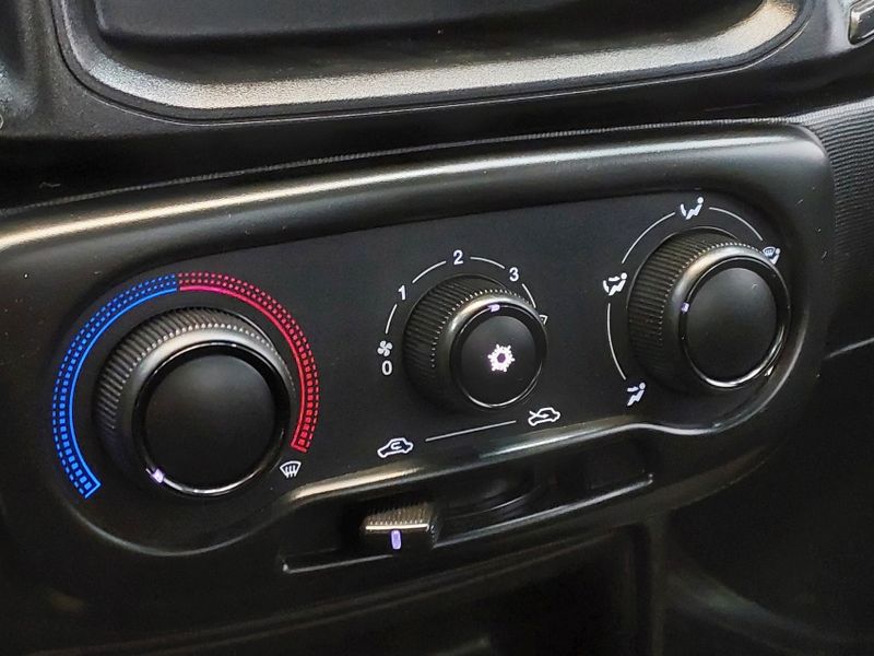 Fiat STRADA 1.4 FIRE FLEX ENDURANCE CS MANUAL 2022/2022 BETIOLO NOVOS E SEMINOVOS LAJEADO / Carros no Vale