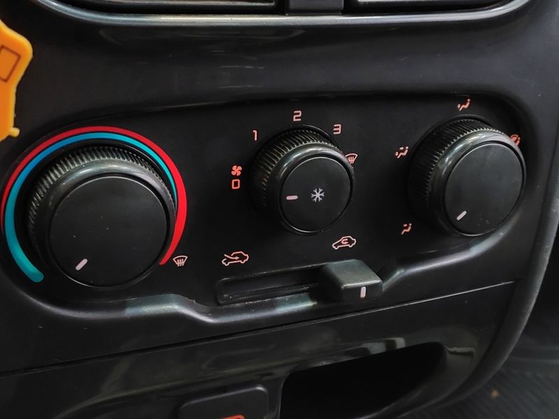 Fiat STRADA 1.4 MPI FREEDOM CS 8V FLEX 2P MANUAL 2019/2020 BETIOLO NOVOS E SEMINOVOS LAJEADO / Carros no Vale