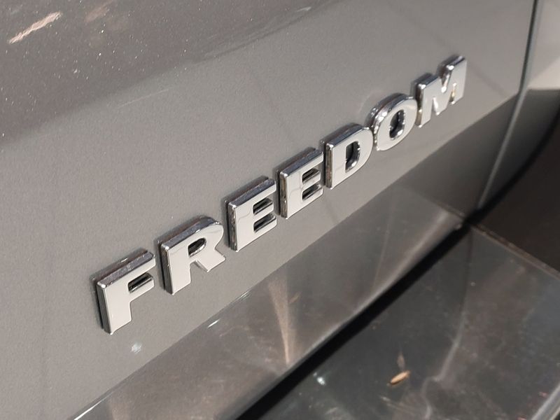 Fiat TORO 1.8 16V EVO FLEX FREEDOM AT6 2020/2021 BETIOLO NOVOS E SEMINOVOS LAJEADO / Carros no Vale