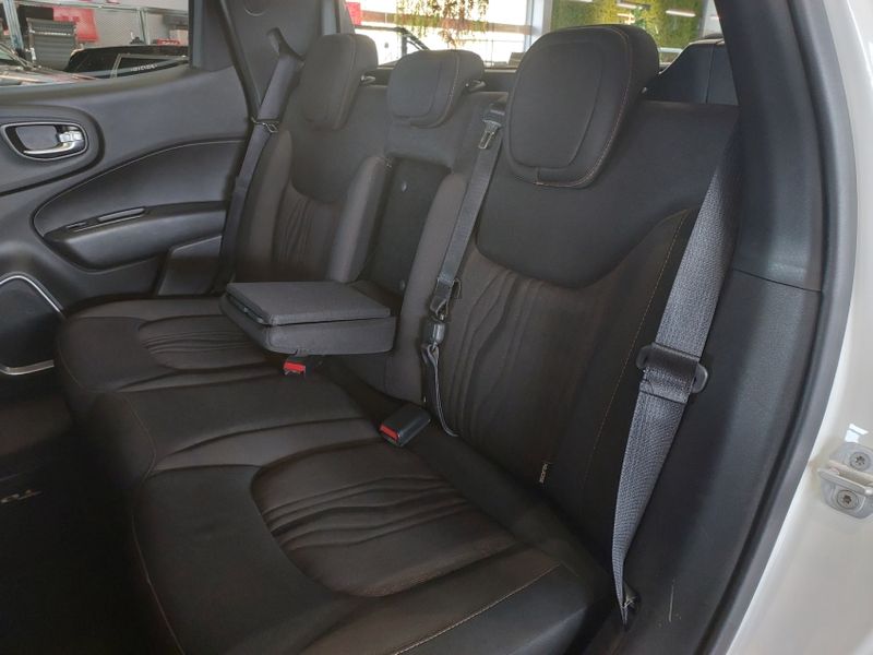 Fiat TORO 2.0 16V TURBO DIESEL VOLCANO 4WD AT9 2017/2018 BETIOLO NOVOS E SEMINOVOS LAJEADO / Carros no Vale