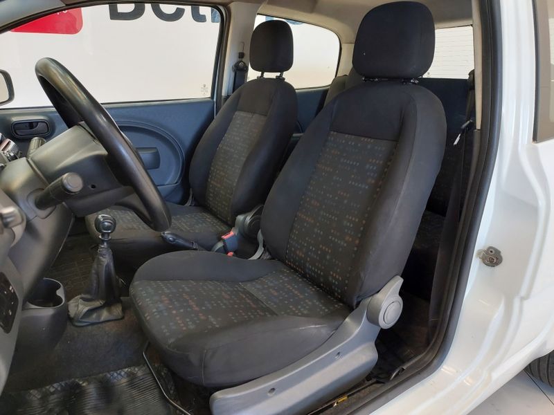 Fiat UNO 1.0 EVO VIVACE 8V FLEX 2P MANUAL 2013/2014 BETIOLO NOVOS E SEMINOVOS LAJEADO / Carros no Vale