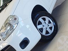 Fiat UNO 1.0 EVO VIVACE 8V FLEX 2P MANUAL 2014/2014 BETIOLO NOVOS E SEMINOVOS LAJEADO / Carros no Vale