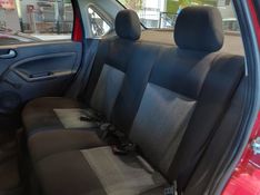 Ford FIESTA 1.6 SE SEDAN 16V FLEX 4P MANUAL 2013/2014 BETIOLO NOVOS E SEMINOVOS LAJEADO / Carros no Vale