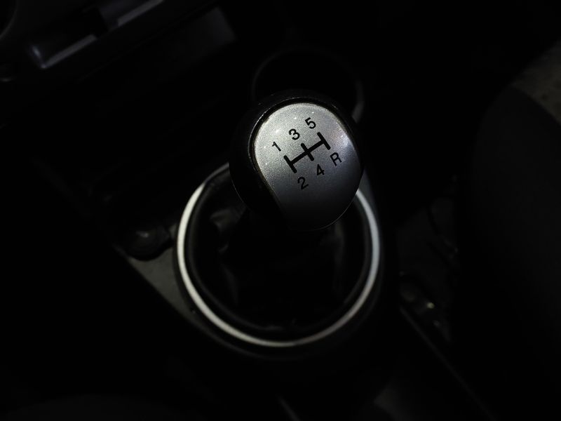 Ford FIESTA 1.6 SE SEDAN 16V FLEX 4P MANUAL 2013/2014 BETIOLO NOVOS E SEMINOVOS LAJEADO / Carros no Vale