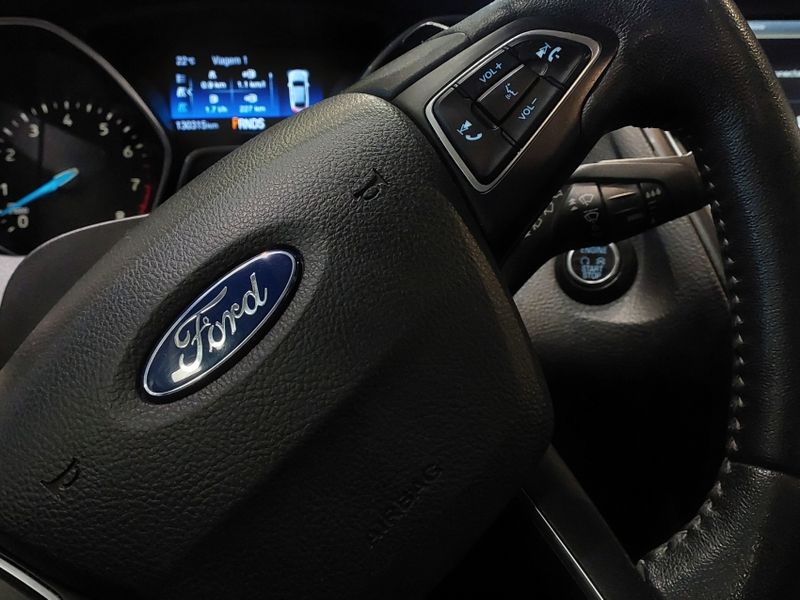 Ford FOCUS 2.0 TITANIUM PLUS 16V FLEX 4P POWERSHIFT 2016/2016 BETIOLO NOVOS E SEMINOVOS LAJEADO / Carros no Vale