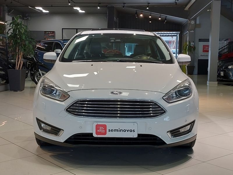 Ford FOCUS 2.0 TITANIUM PLUS 16V FLEX 4P POWERSHIFT 2016/2016 BETIOLO NOVOS E SEMINOVOS LAJEADO / Carros no Vale