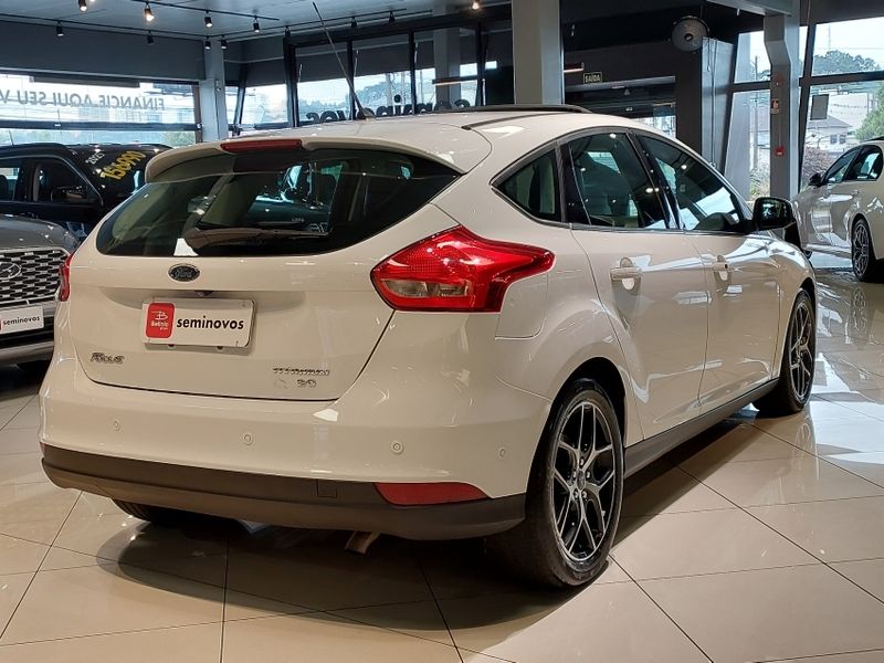 Ford FOCUS 2.0 TITANIUM PLUS 16V FLEX 4P POWERSHIFT 2016/2016 BETIOLO NOVOS E SEMINOVOS LAJEADO / Carros no Vale