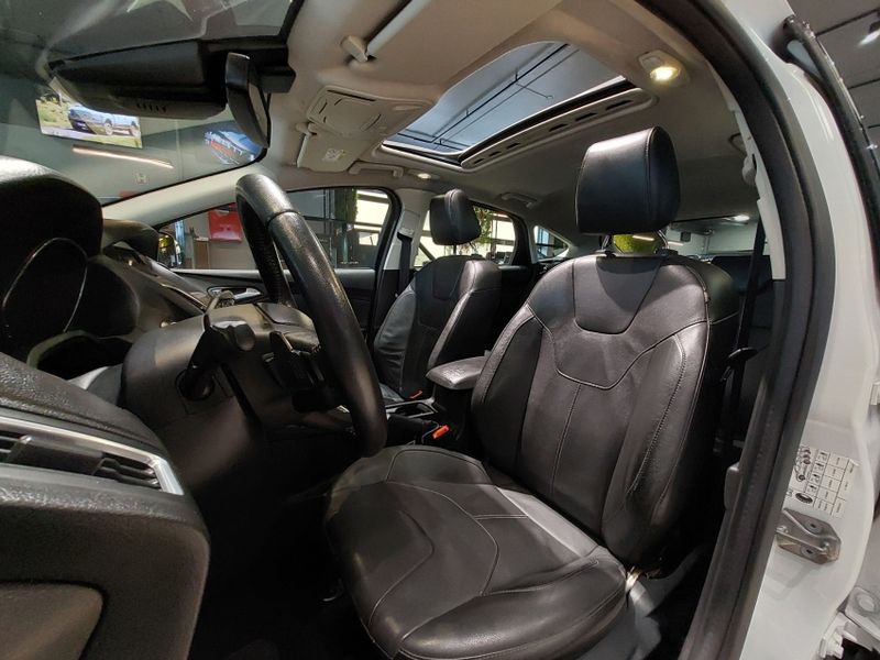 Ford FOCUS 2.0 TITANIUM PLUS 16V FLEX 4P POWERSHIFT 2016/2016 BETIOLO NOVOS E SEMINOVOS LAJEADO / Carros no Vale