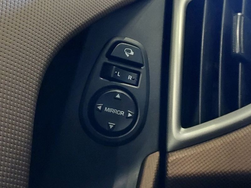 Hyundai CRETA 2.0 16V FLEX PRESTIGE AUTOMÁTICO 2017/2017 BETIOLO NOVOS E SEMINOVOS LAJEADO / Carros no Vale