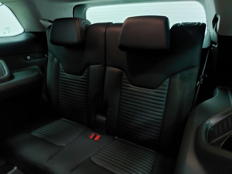 JEEP COMMANDER 1.3 T270 TURBO FLEX LIMITED AT6 2025/2026 BETIOLO NOVOS E SEMINOVOS LAJEADO / Carros no Vale